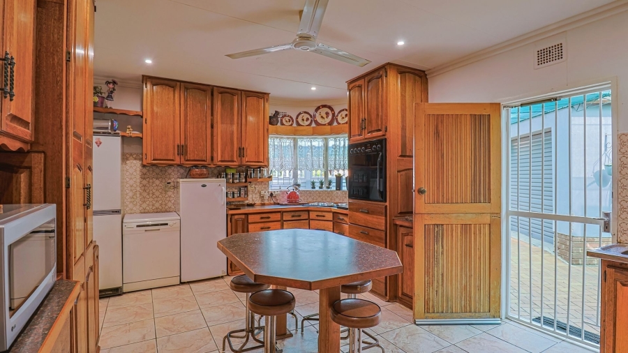 4 Bedroom Property for Sale in Protea Park North West